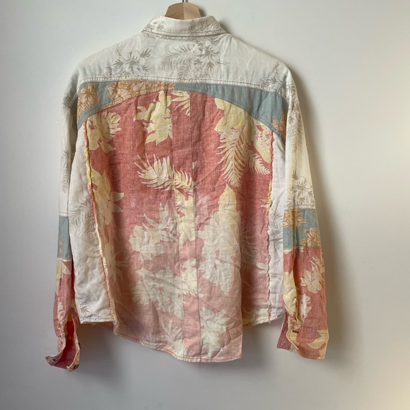 We The Free Chasing Waves Buttondown - Picture 6 of 7